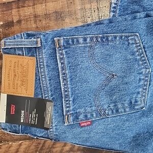 Levis
